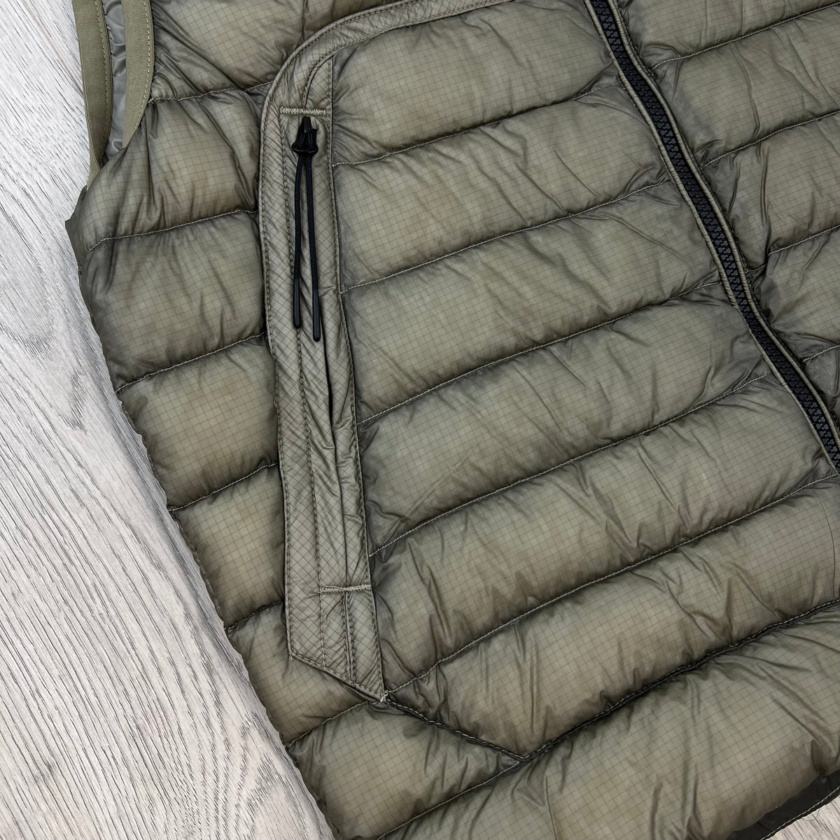 CP Company D.D. Shell Gilet - Fallen Rock