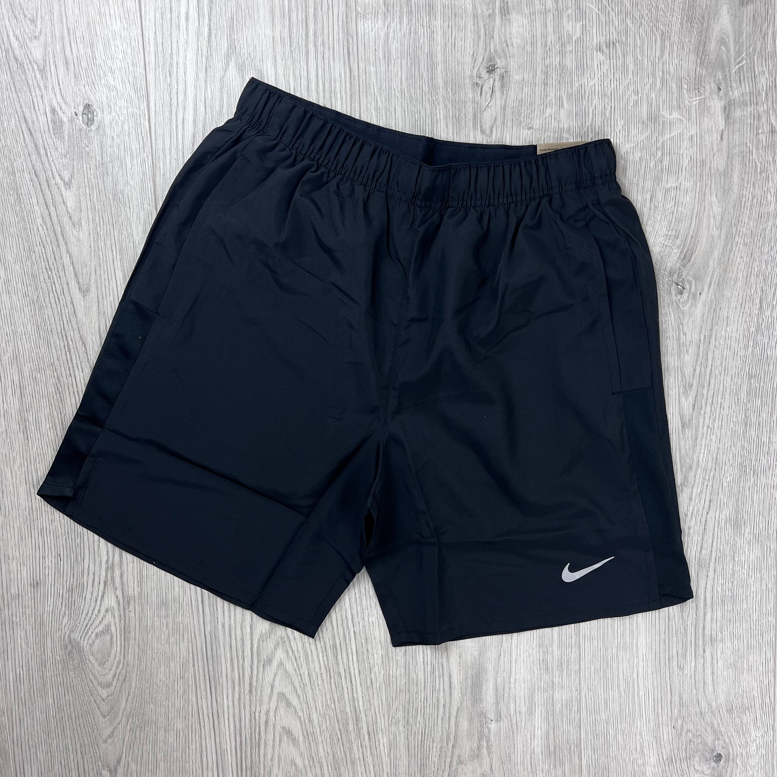 Nike 'Challenger' Pocket Short Set - Black/Smoke Grey